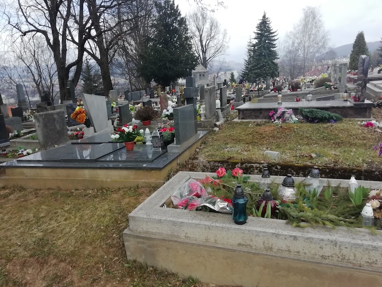 Cintorín nám. Š. Moysesa - čistenie